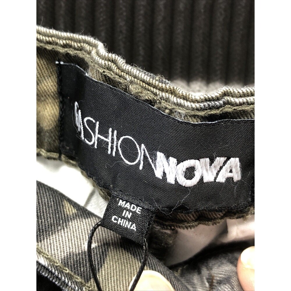 Fashion Nova Level You Up Jogger Pants Women’s M Olive Tree Camo Cargo Streetwea - Picture 4 of 16